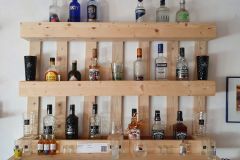Bar-Regal aus Palettenholz